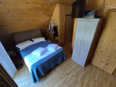 Linda Chácara/Sítio com casa em estilo cabana