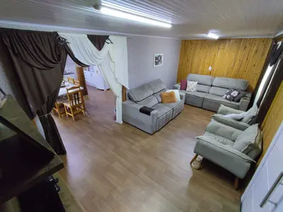 Linda Chácara/Sítio com casa em estilo cabana