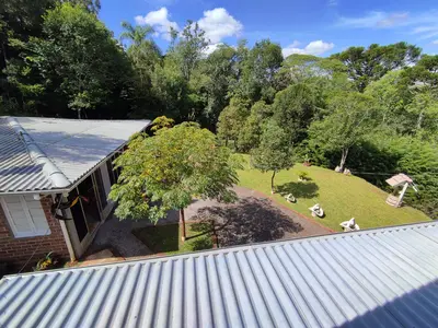 Linda Chácara/Sítio com casa em estilo cabana