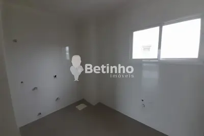 Cobertura nova com localização privilegiada