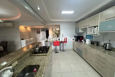 Luxuoso Apartamento Mobiliado no Coração da Cidade – Sofisticação e Conforto em 212m²!