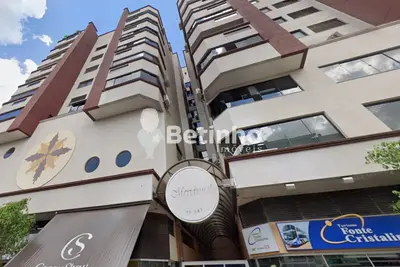 Luxuoso Apartamento Mobiliado no Coração da Cidade – Sofisticação e Conforto em 212m²!