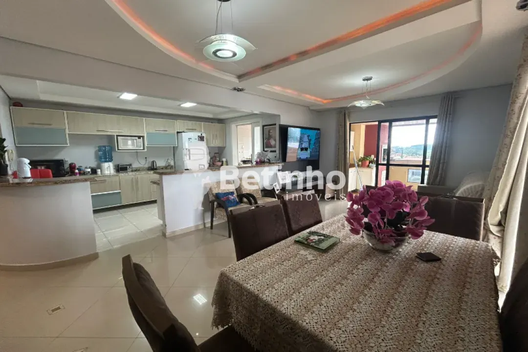 Luxuoso Apartamento Mobiliado no Coração da Cidade – Sofisticação e Conforto em 212m²!