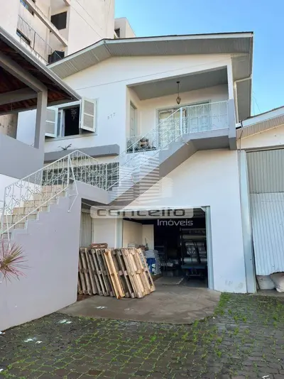 ALUGA-SE PARTE SUPERIOR DA CASA 
