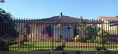 EXCELENTE CASA NA RUA JULIO DE CASTILHOS