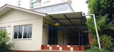 EXCELENTE CASA NA RUA JULIO DE CASTILHOS