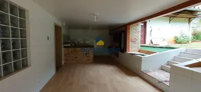 EXCELENTE CASA NA RUA JULIO DE CASTILHOS