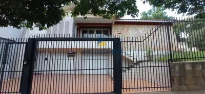 EXCELENTE CASA NA RUA JULIO DE CASTILHOS