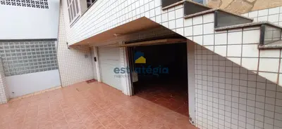 EXCELENTE CASA NA RUA JULIO DE CASTILHOS