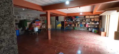 EXCELENTE CASA NA RUA JULIO DE CASTILHOS